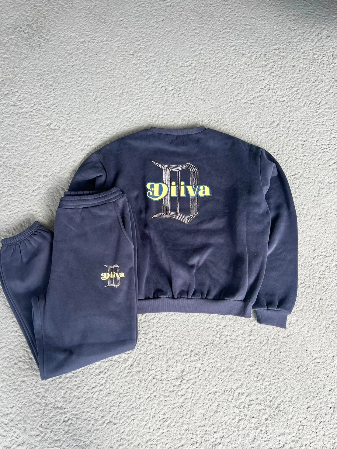 DIIVA stone logo sweat tops