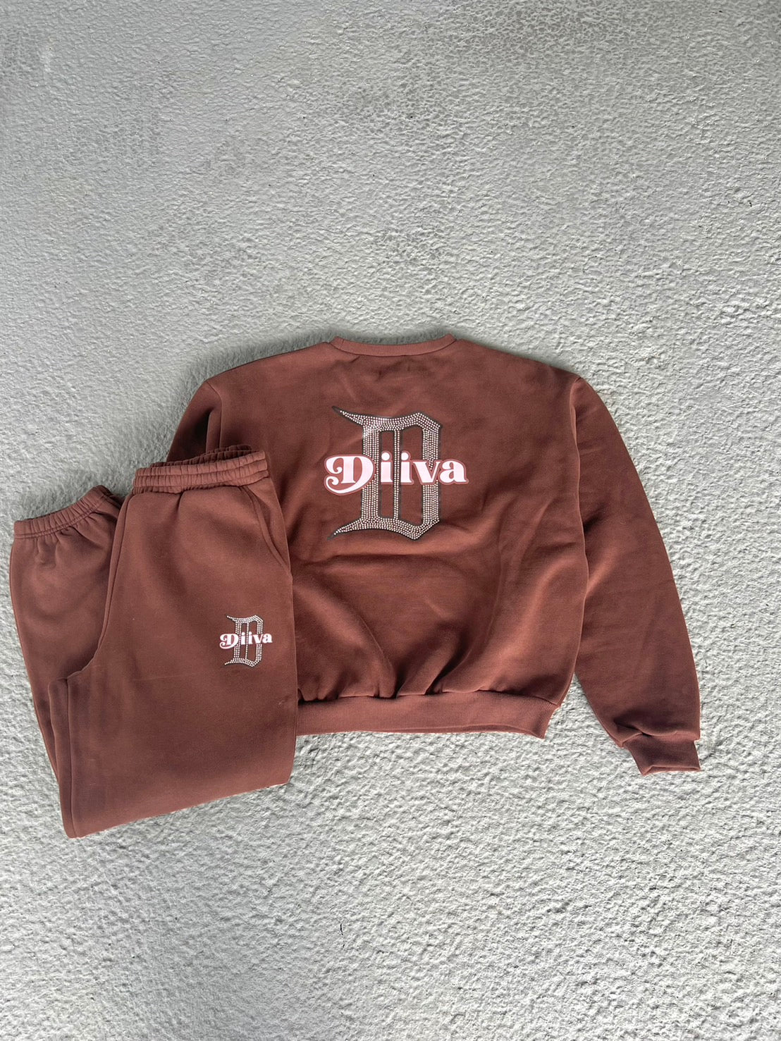 DIIVA stone logo sweat tops
