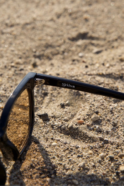 ORANGE SUNGLASSES