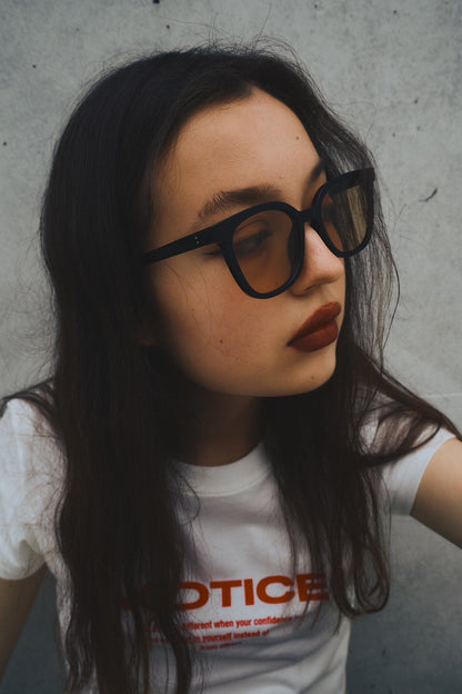 ORANGE SUNGLASSES