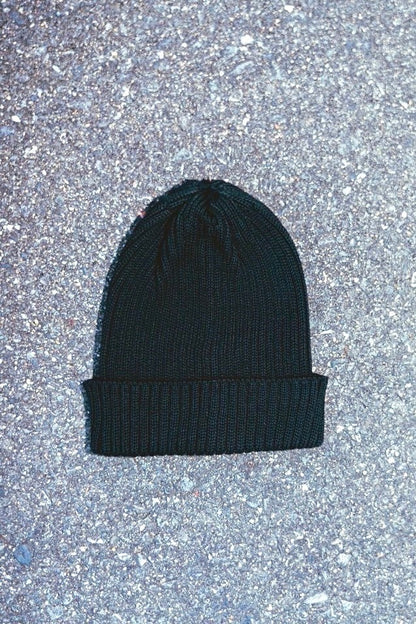 RIBBED KNIT HAT